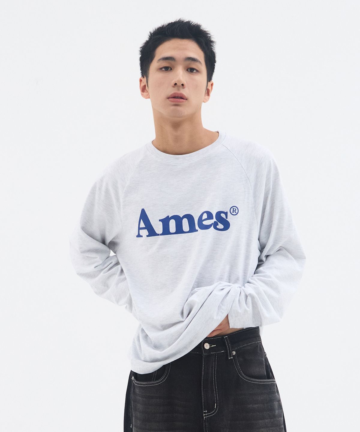 아메스 월드와이드(AMES-WORLDWIDE) BASIC LOGO LONGSLEEVE TEE LIGHT GREY