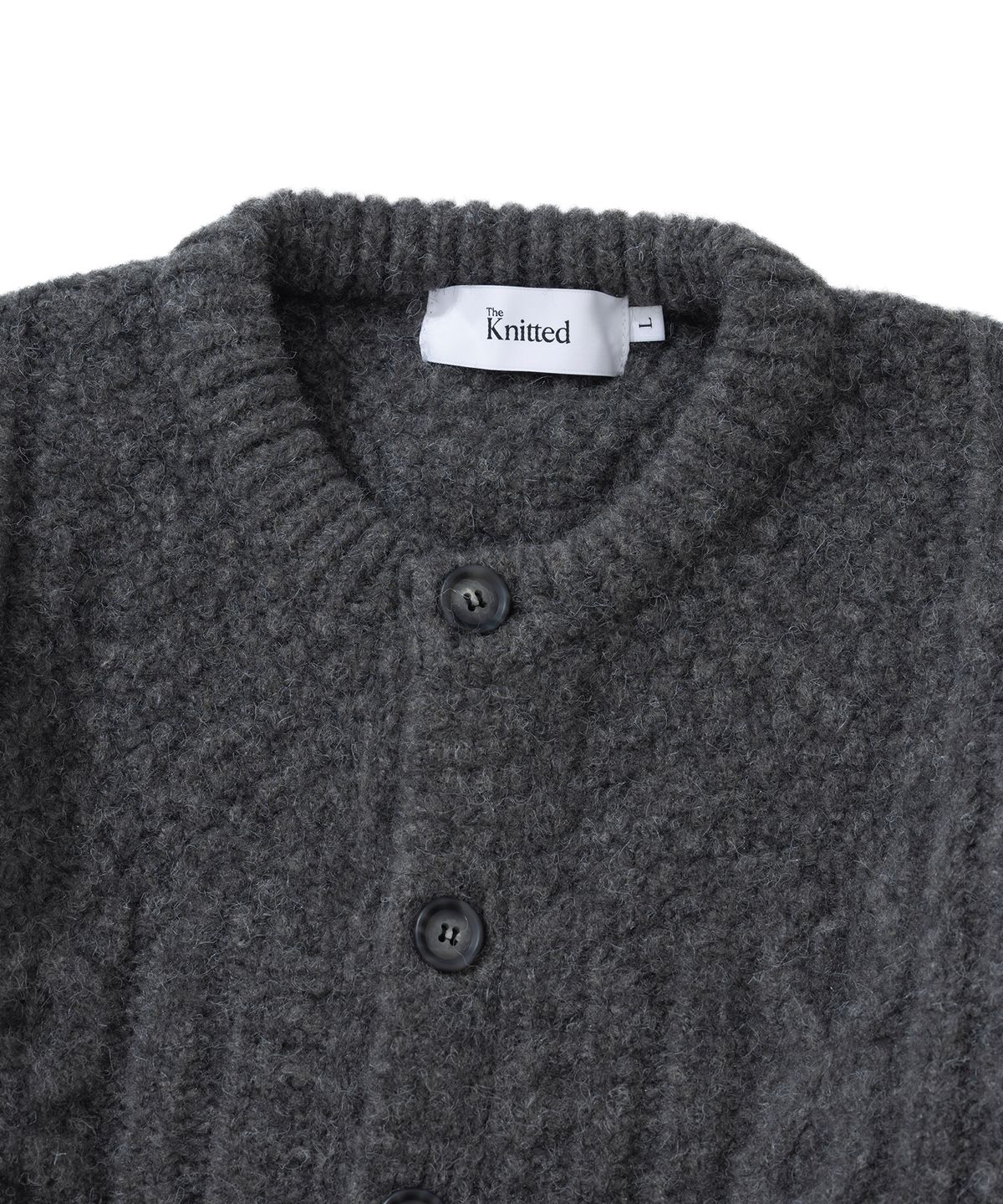 니티드(KNITTED) (UNISEX)볼드 케이블 라운드 니트 가디건 CHARCOAL