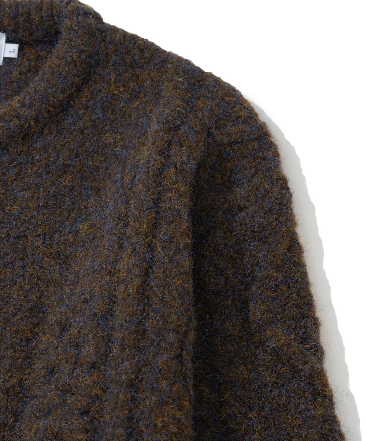 니티드(KNITTED) (UNIXSEX)볼드 케이블 라운드 니트 가디건  BROWN