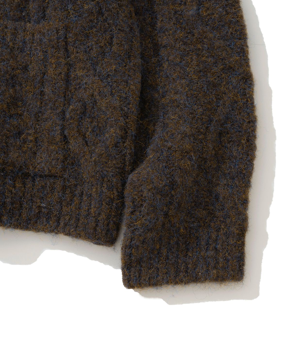 니티드(KNITTED) (UNIXSEX)볼드 케이블 라운드 니트 가디건  BROWN