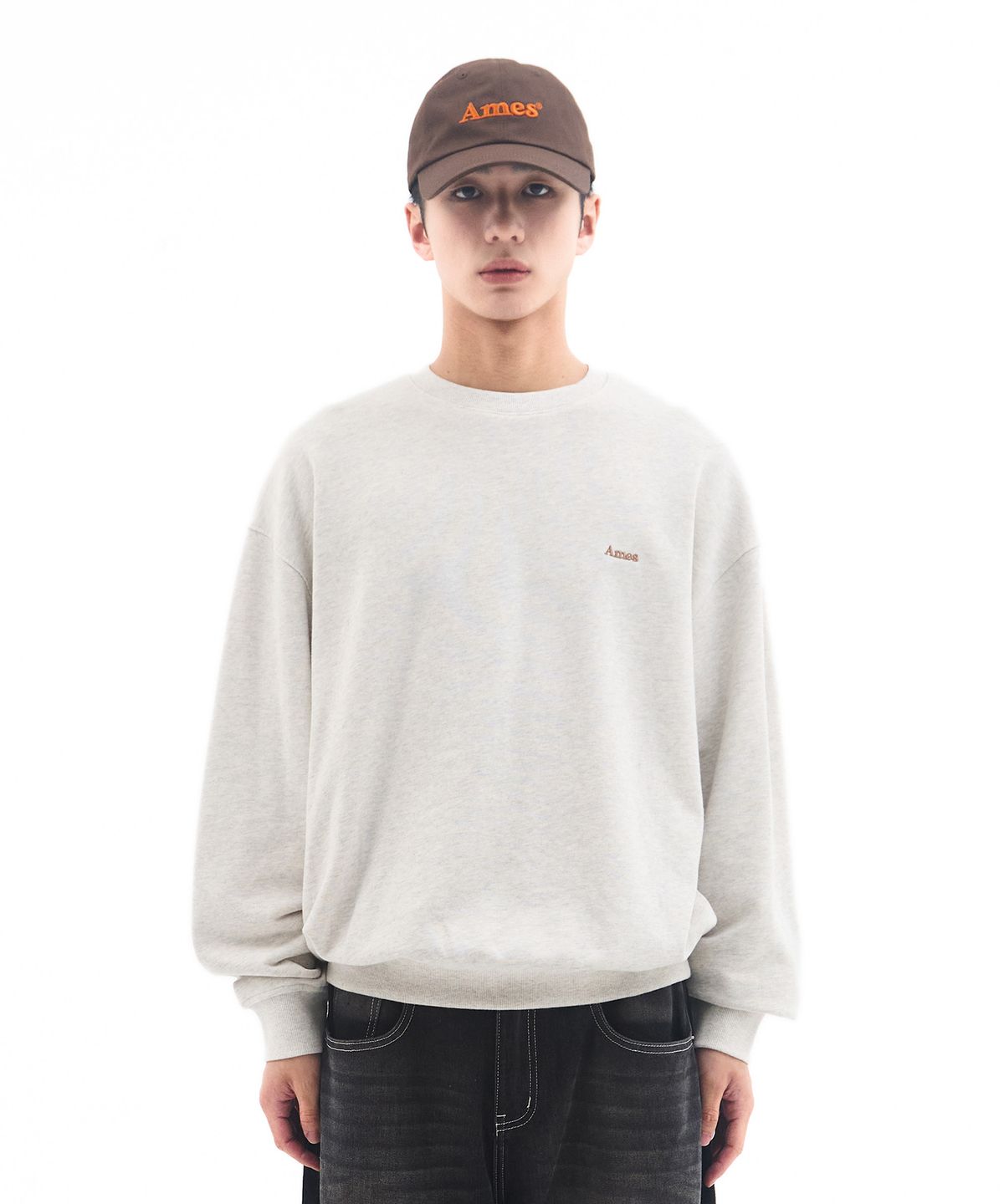 아메스 월드와이드(AMES-WORLDWIDE) BASIC SMALL LOGO SWEATSHIRT OATMEAL