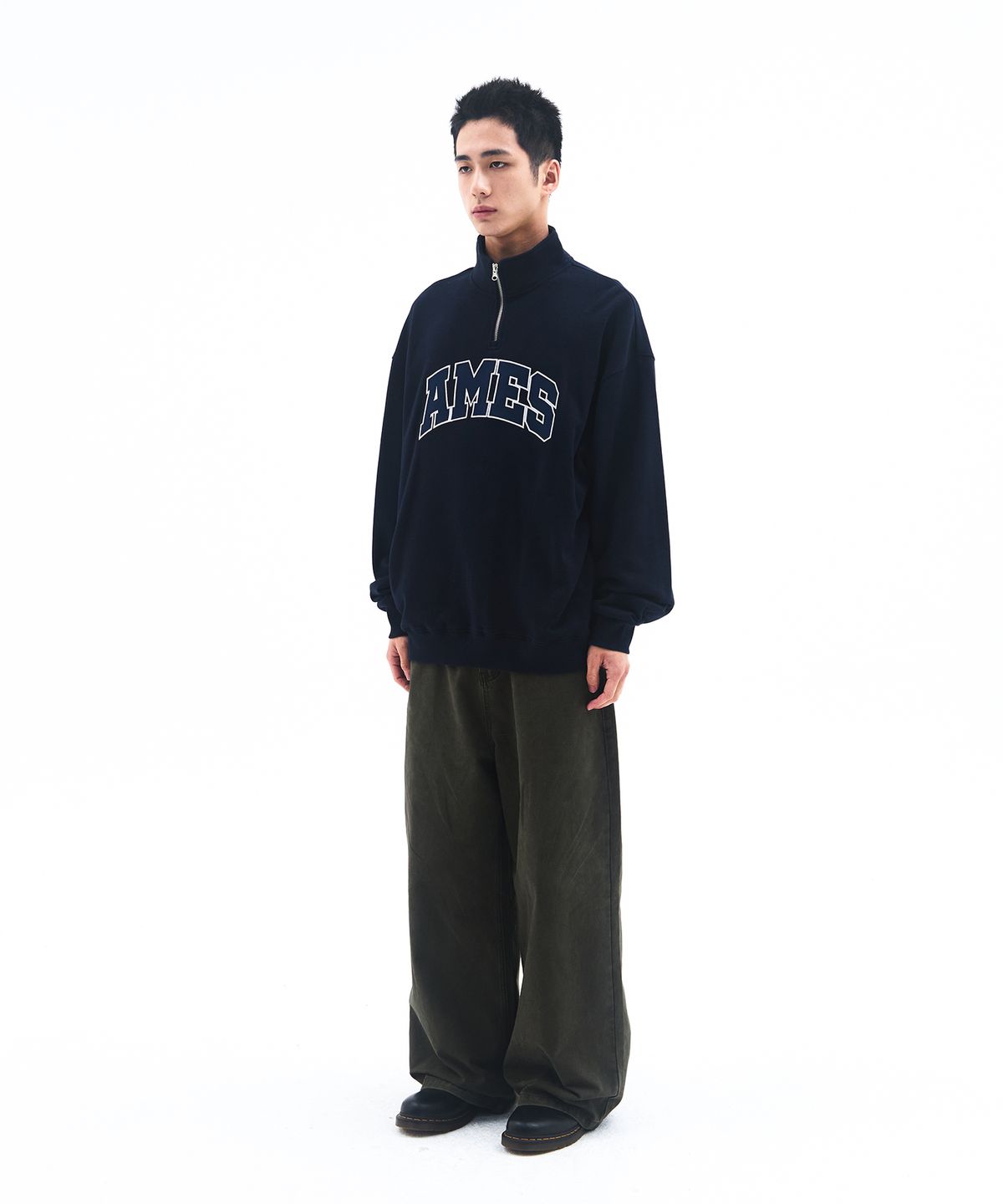 아메스 월드와이드(AMES-WORLDWIDE) BASIC APPLIQUE HALF ZIP SWEATSHIRT NAVY