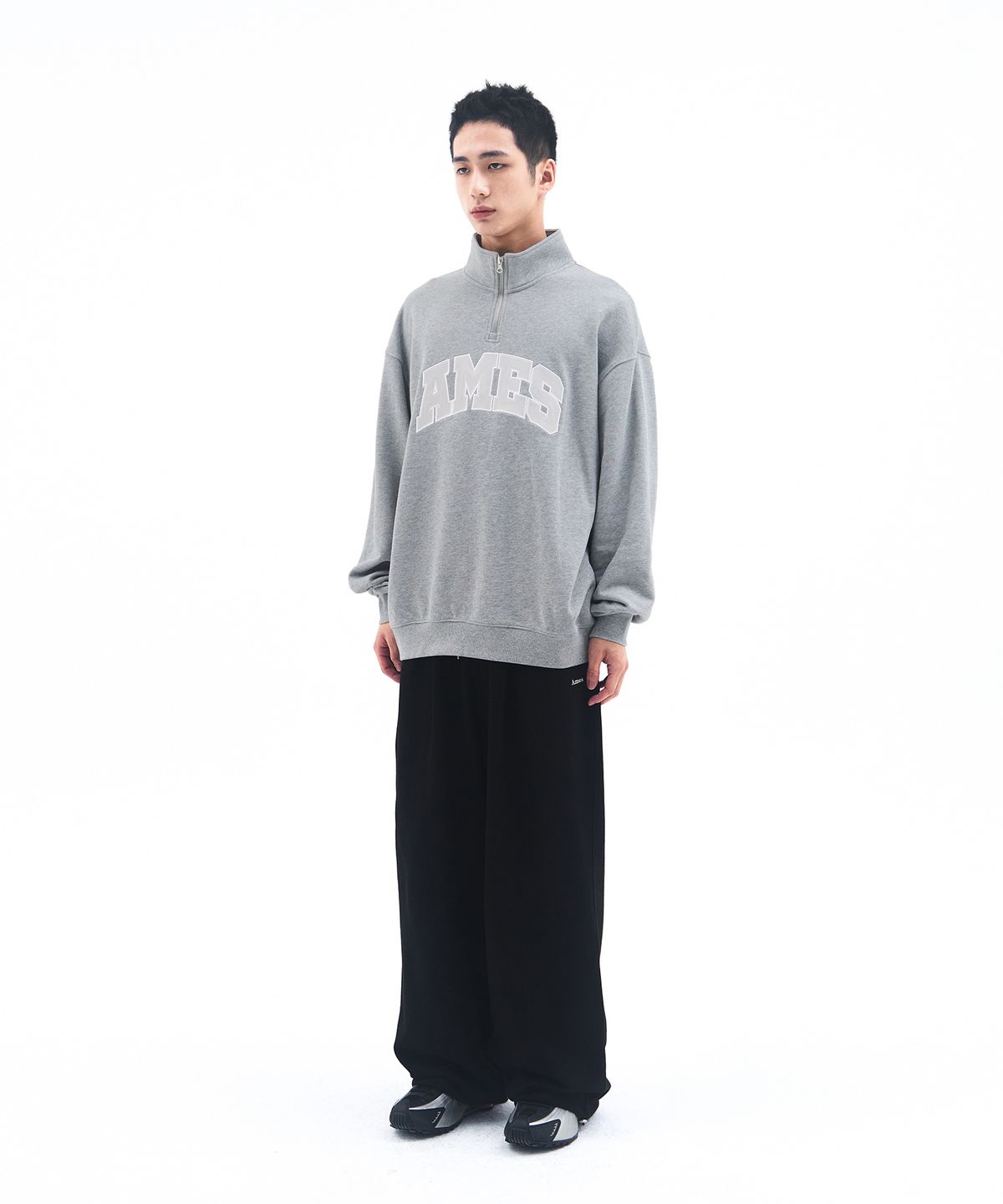 아메스 월드와이드(AMES-WORLDWIDE) BASIC APPLIQUE HALF ZIP SWEATSHIRT GREY