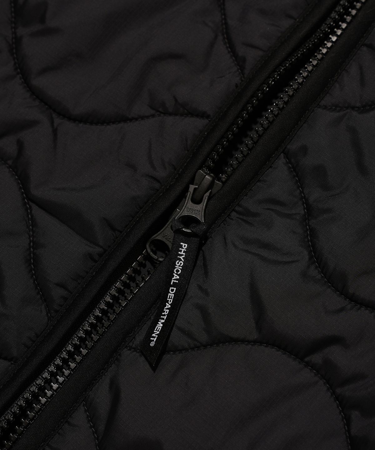 피지컬 디파트먼트(PHYSICAL DEPARTMENT) 나일론 필드 퀄팅 자켓 블랙