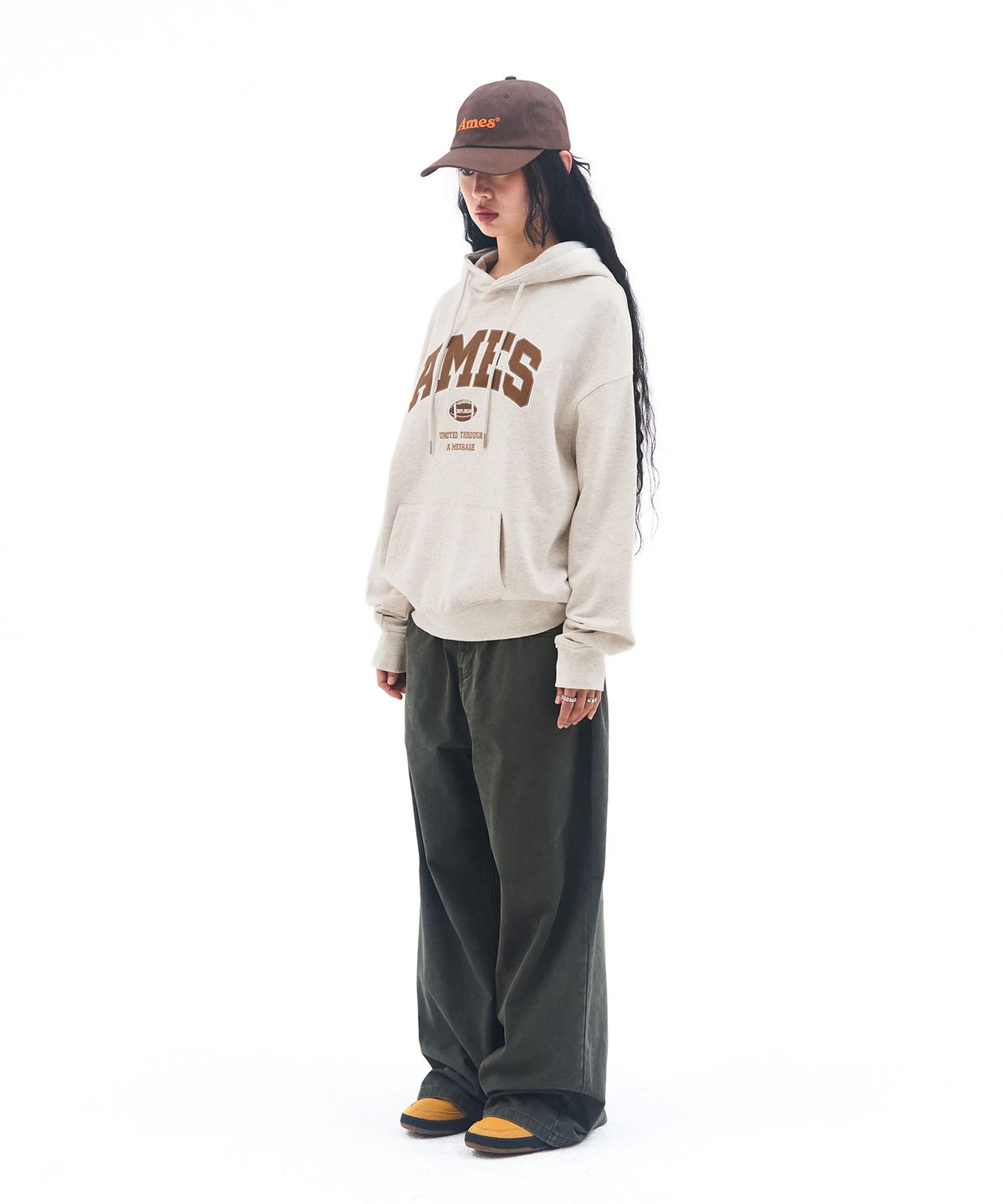 아메스 월드와이드(AMES-WORLDWIDE) BASIC APPLIQUE HOODIE OATMEAL