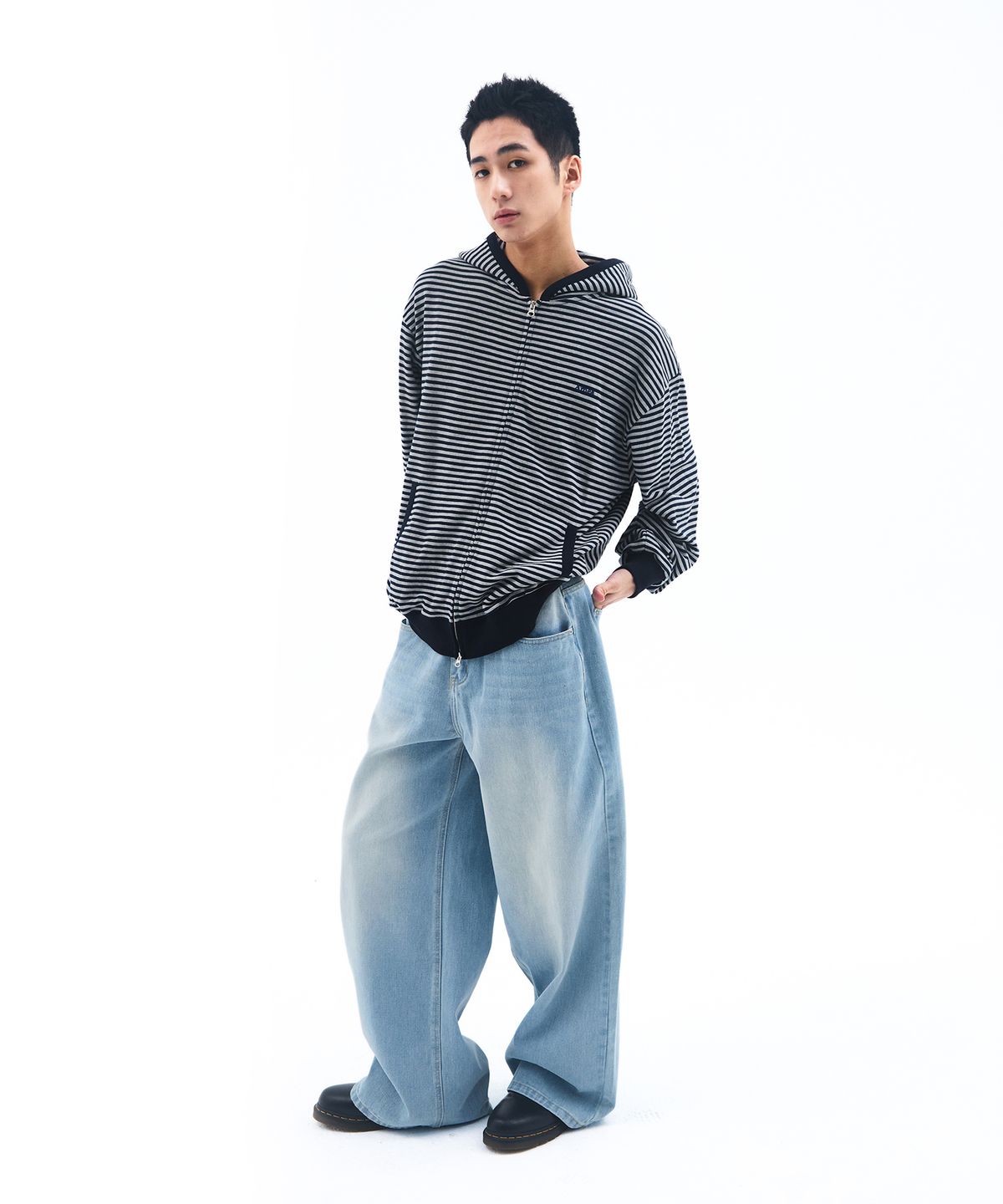 아메스 월드와이드(AMES-WORLDWIDE) STRIPE HOODIE ZIP UP NAVY