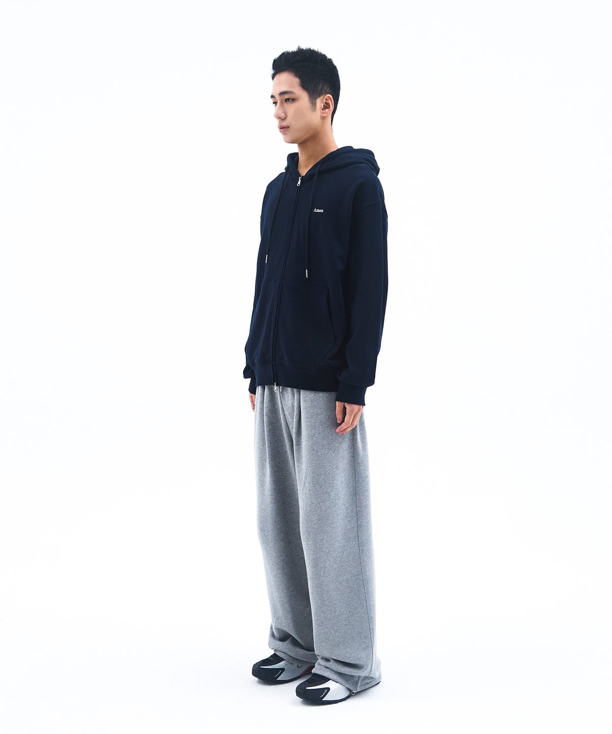 아메스 월드와이드(AMES-WORLDWIDE) BASIC SMALL LOGO HOODIE ZIP UP NAVY
