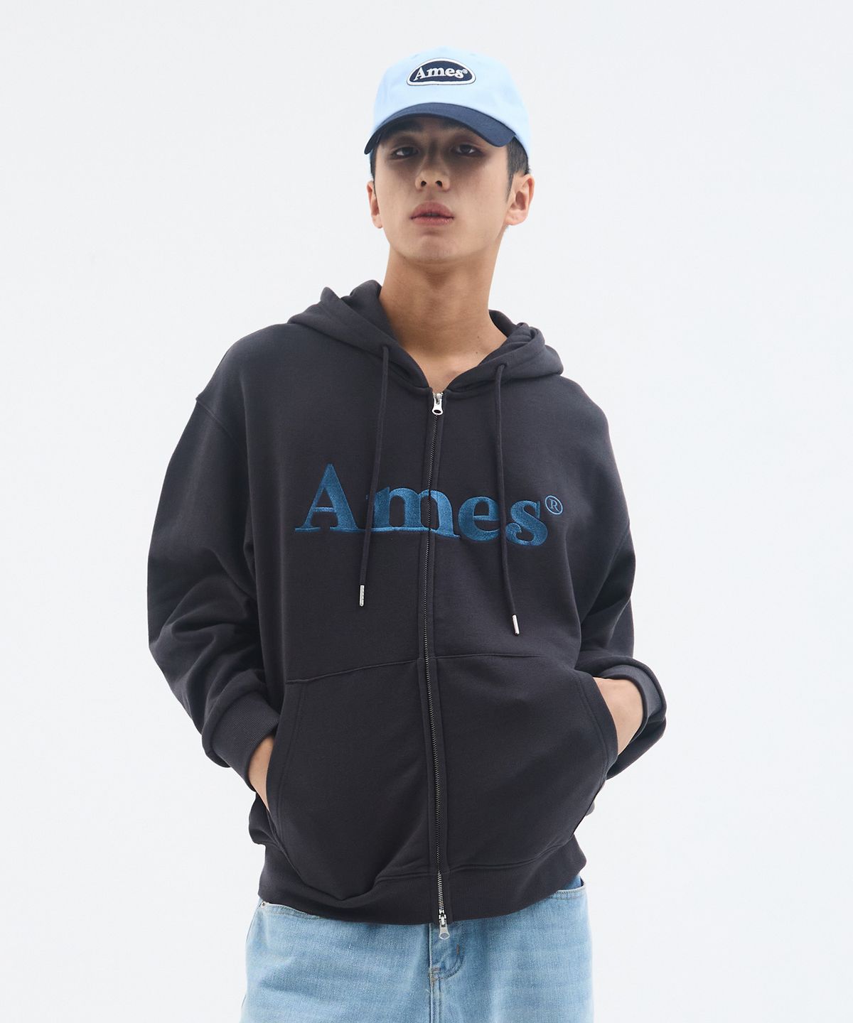 아메스 월드와이드(AMES-WORLDWIDE) BASIC LOGO HOODIE ZIP UP DEEP CHARCOAL