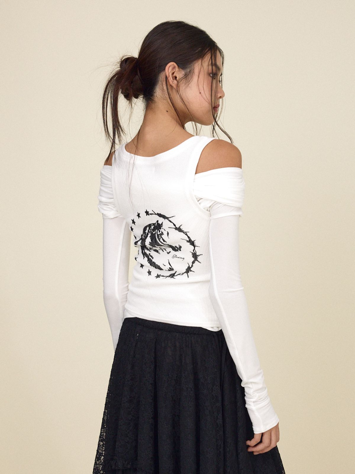 글로니(GLOWNY) ROCKY WAFFLE SLEEVELESS TOP (WHITE)