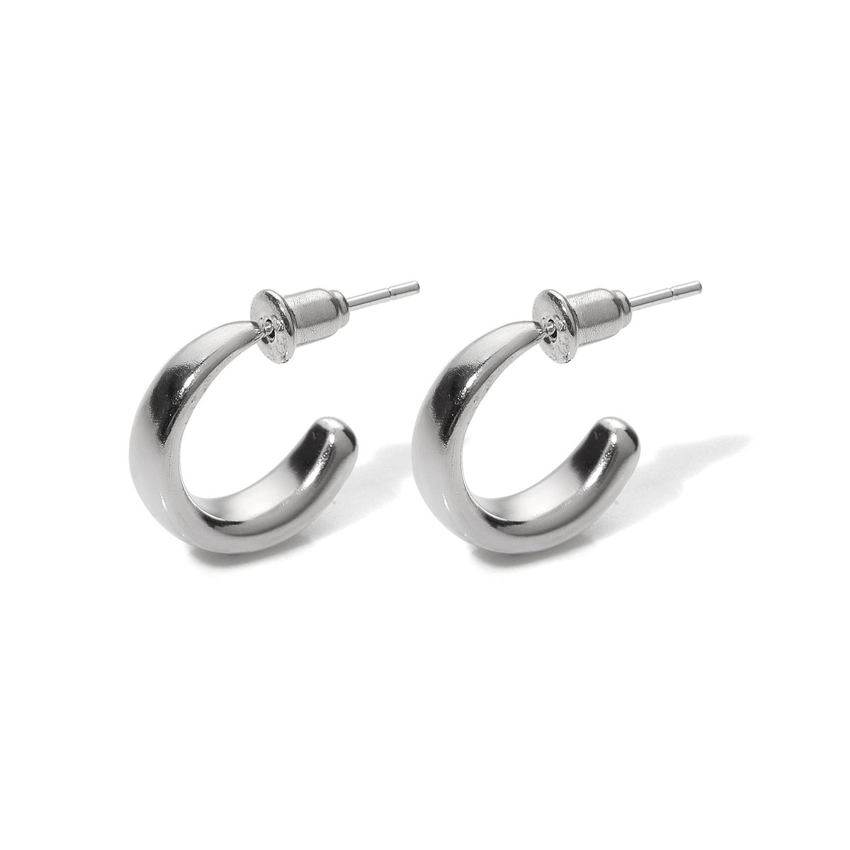 몽드린느(MONDELIGNE) Classy gloss earring