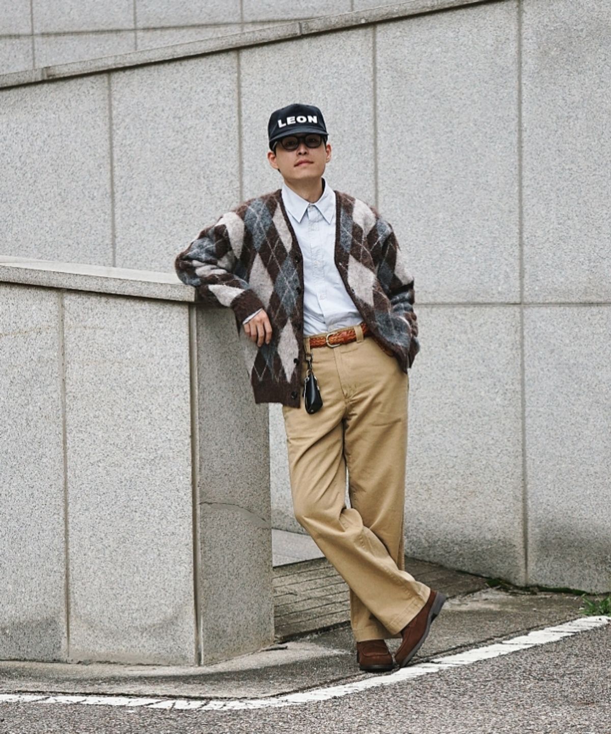 커즈넬로(CUZNELLO) 블랜드 아가일 가디건_브라운