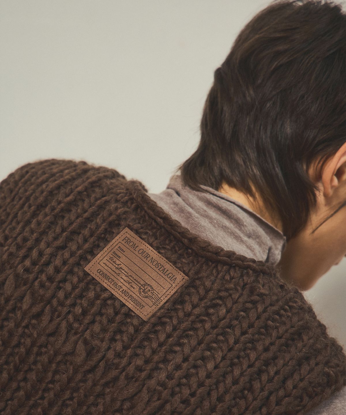 아우어노스텔지아(OURNOSTALGIA) real handmade crop knit vest_Brown