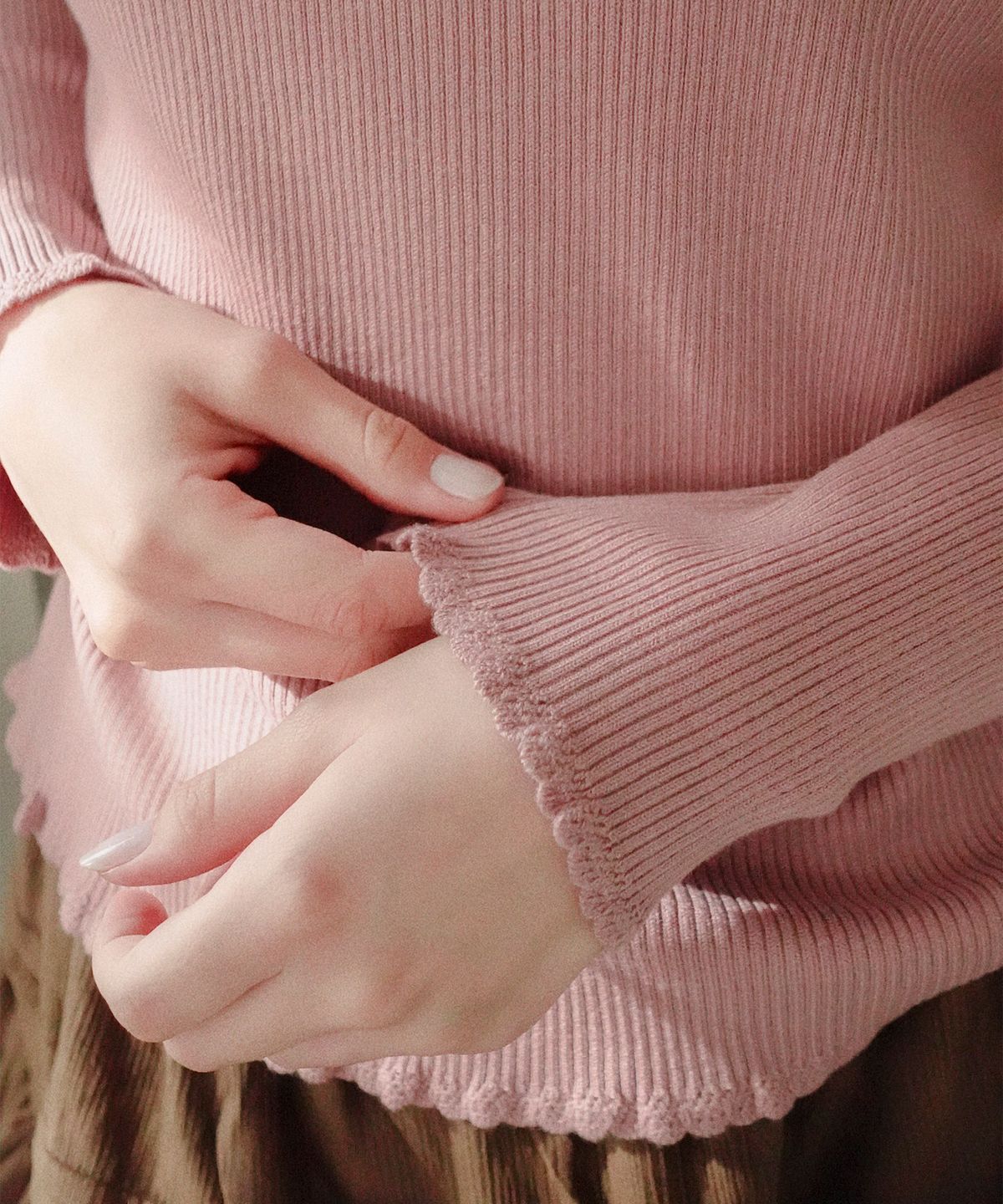 쿨키튼(KOOLKITTEN) Lace Neck Button Tshirt