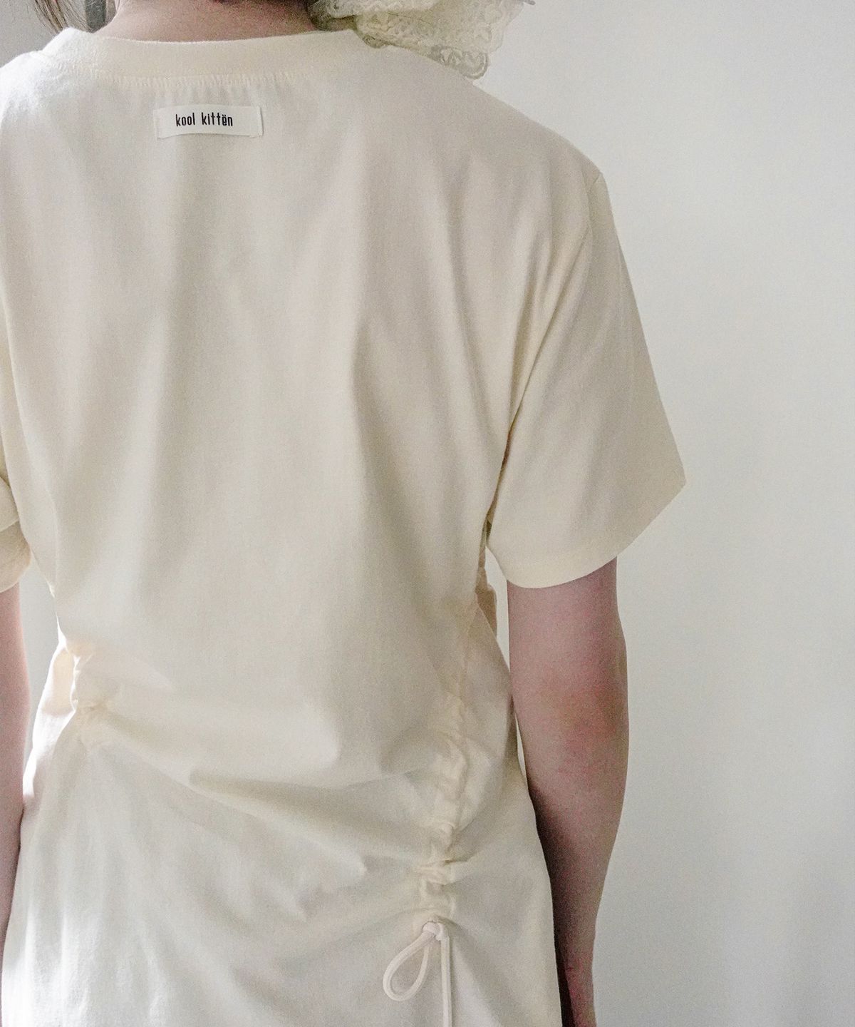쿨키튼(KOOLKITTEN) Ruched Drawstring T-Shirt
