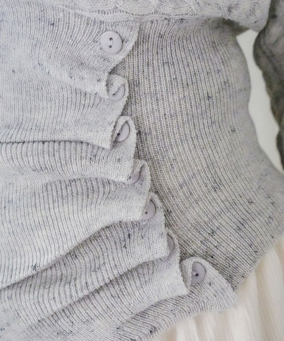 쿨키튼(KOOLKITTEN) Button Ruched Knit Top