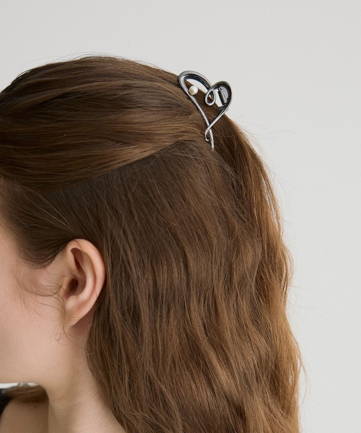 릴리코리(LILYKORI) Love Sign Hair Claw
