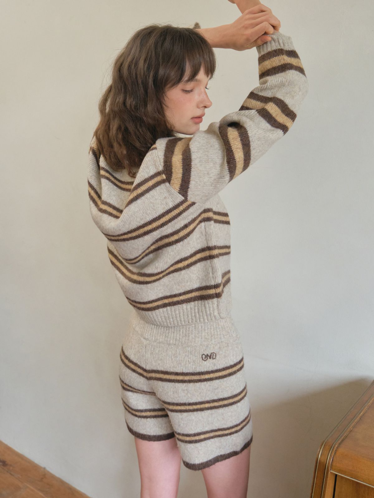 아우어노스텔지아(OURNOSTALGIA) Mellow multi stripe knit shorts_Beige(OC25-KN14)