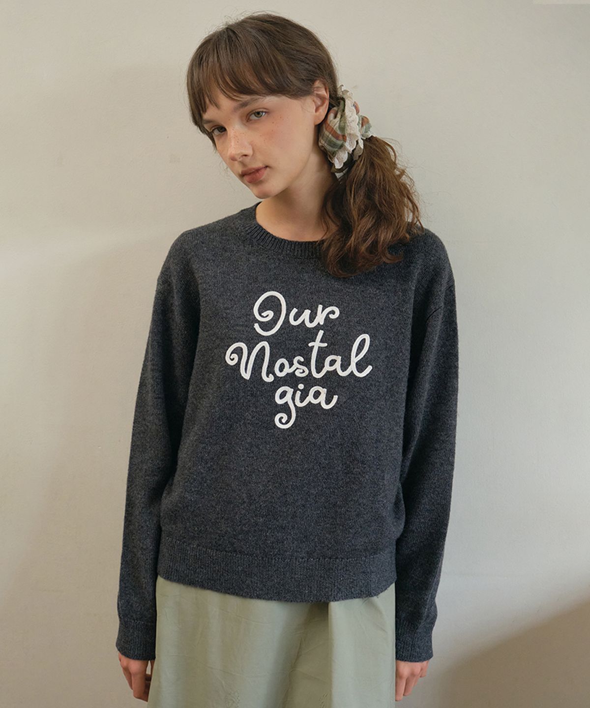 아우어노스텔지아(OURNOSTALGIA) Lover logo mix knit_Charcoal(OC25-KN12)