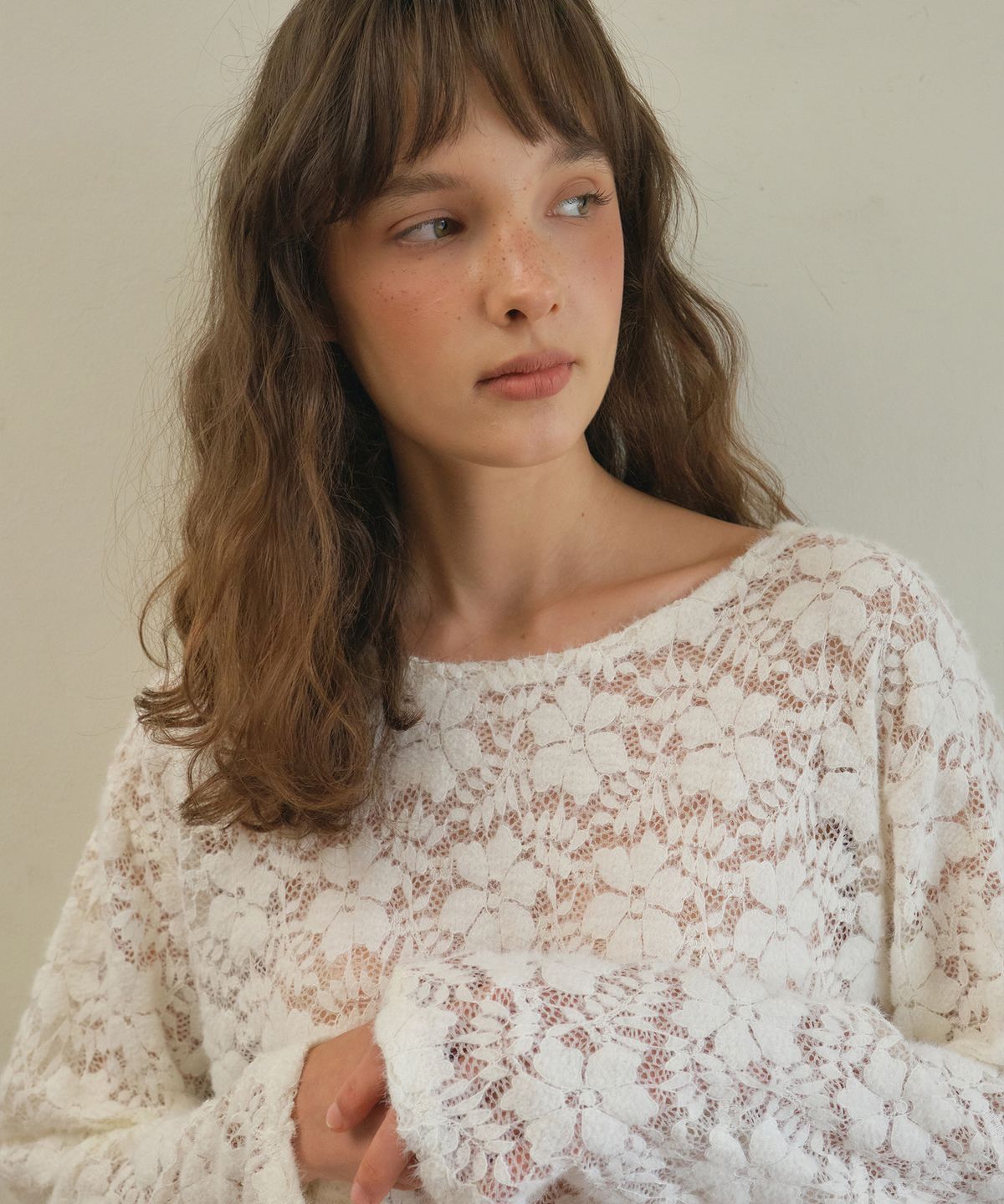 아우어노스텔지아(OURNOSTALGIA) Lace layered t-shirt_Cream(O25-TP17)
