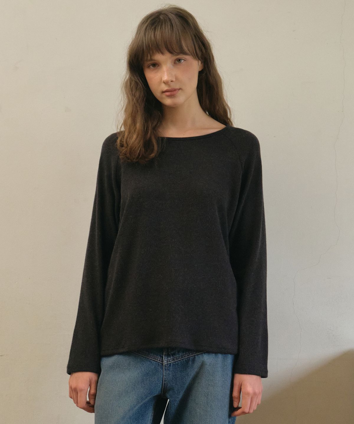 아우어노스텔지아(OURNOSTALGIA) Basic angora raglan long sleeve t-shirt_Charcoal(O25-TP15)