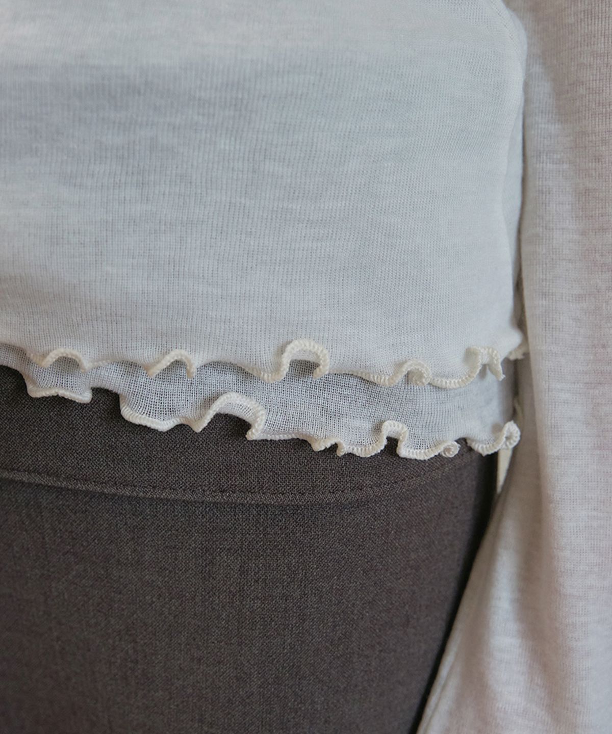 아우어노스텔지아(OURNOSTALGIA) Button boat neck wave t-shirt_2color(O25-TP20)