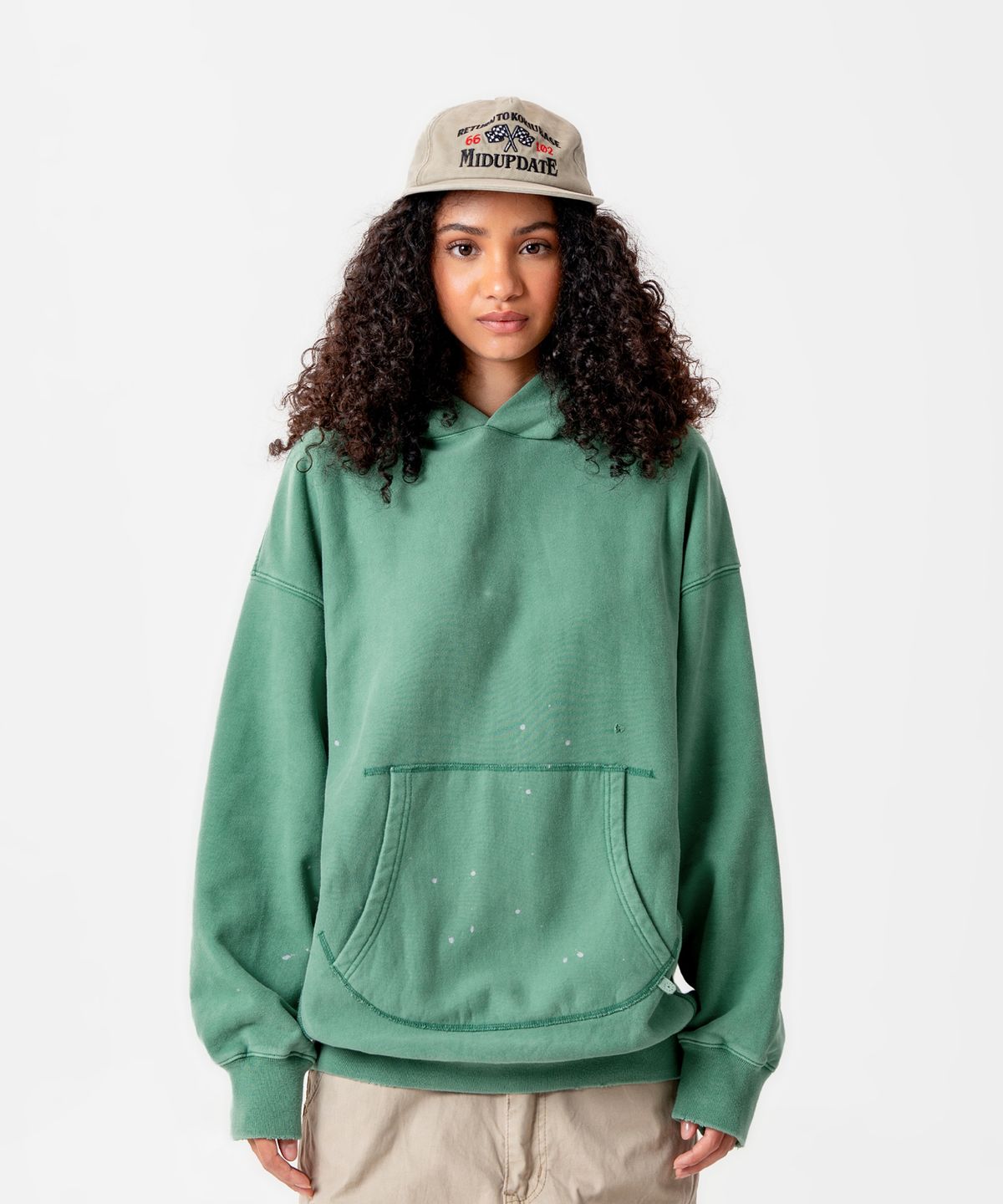 미드업데이트(MIDUPDATE) Simple Garment Dye Hoodie_Green
