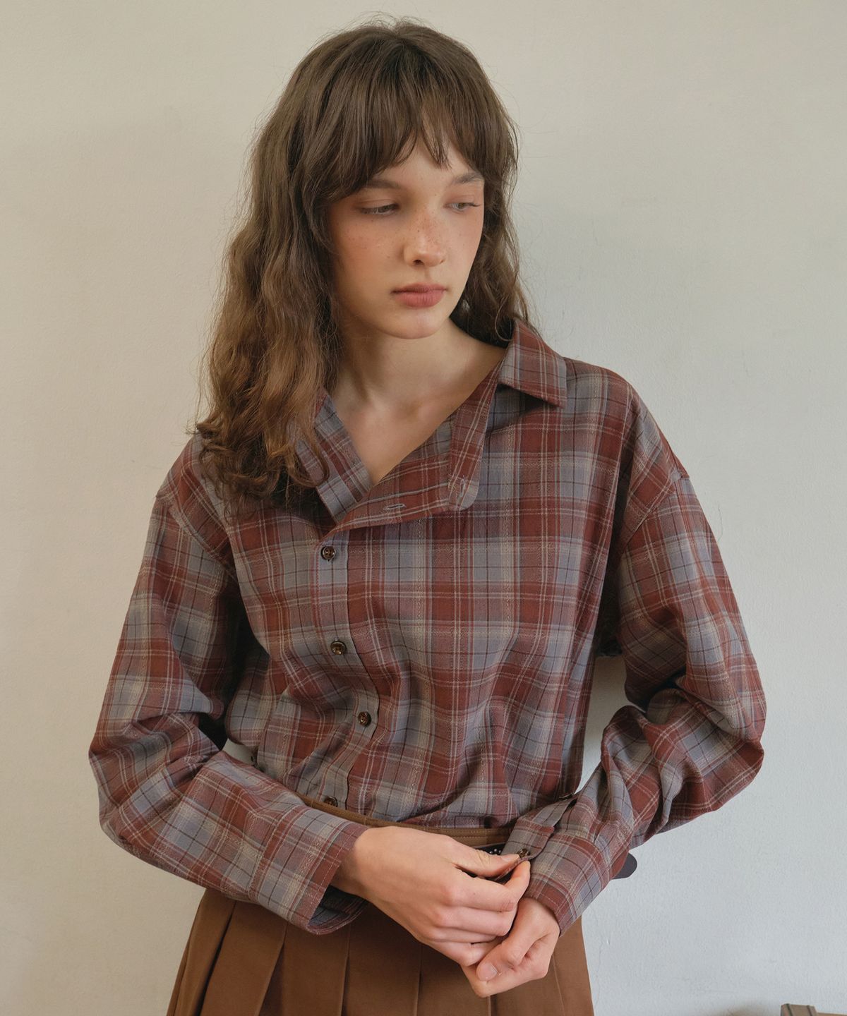 아우어노스텔지아(OURNOSTALGIA) Asymmetrical check shirt_Red(O25-SH06)