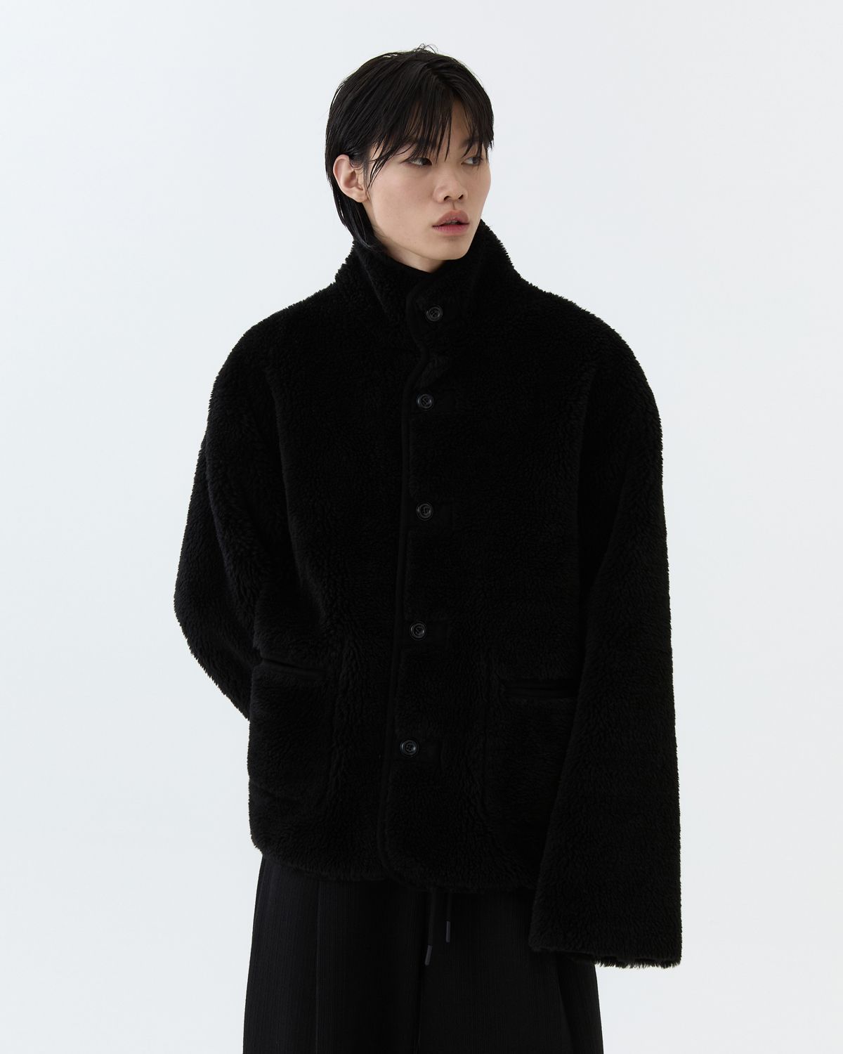 디앤드퀘스천(THEENDQUESTION) Reversible shearling jumper / BLACK