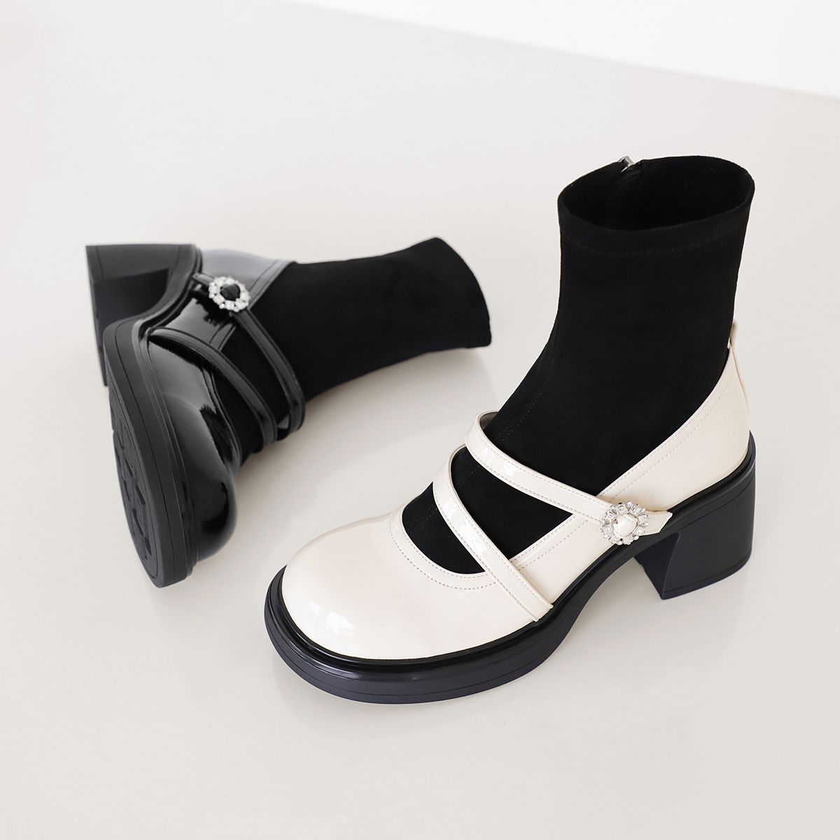 엘칸토(ELCANTO) 인텐스 여성 메리제인 삭스 플랫폼 앵클 부츠 6cm LCWA78I54V