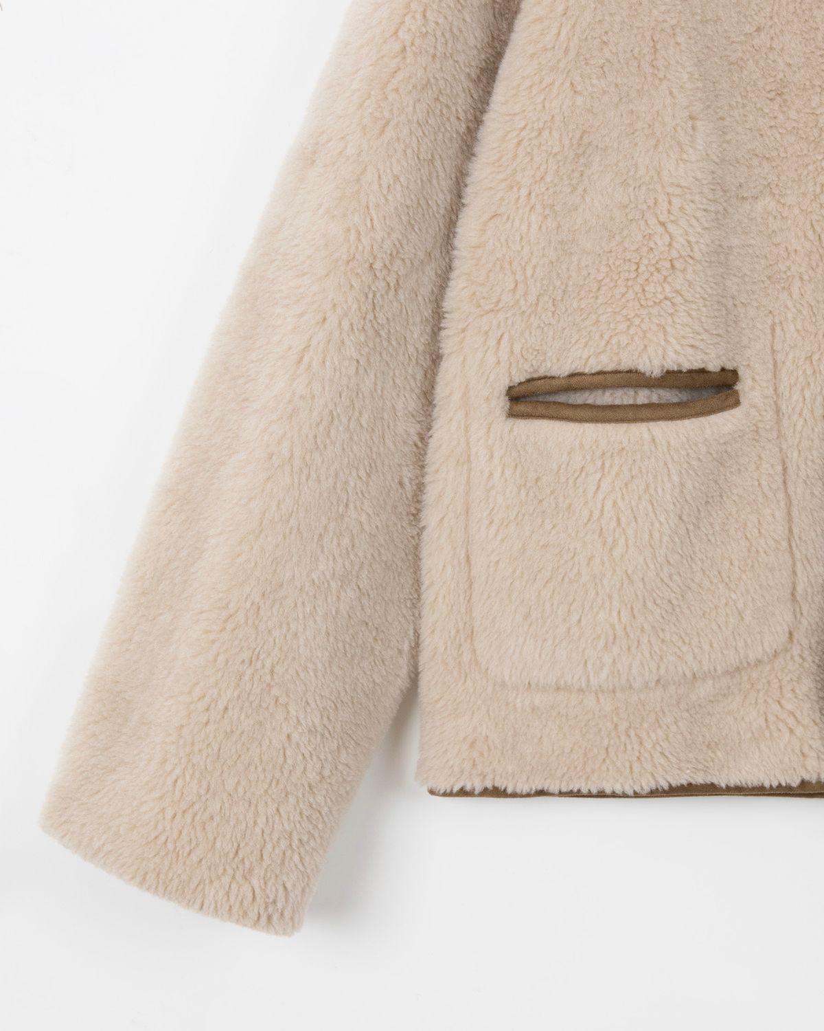 디앤드퀘스천(THEENDQUESTION) Reversible shearling jumper / BEIGE