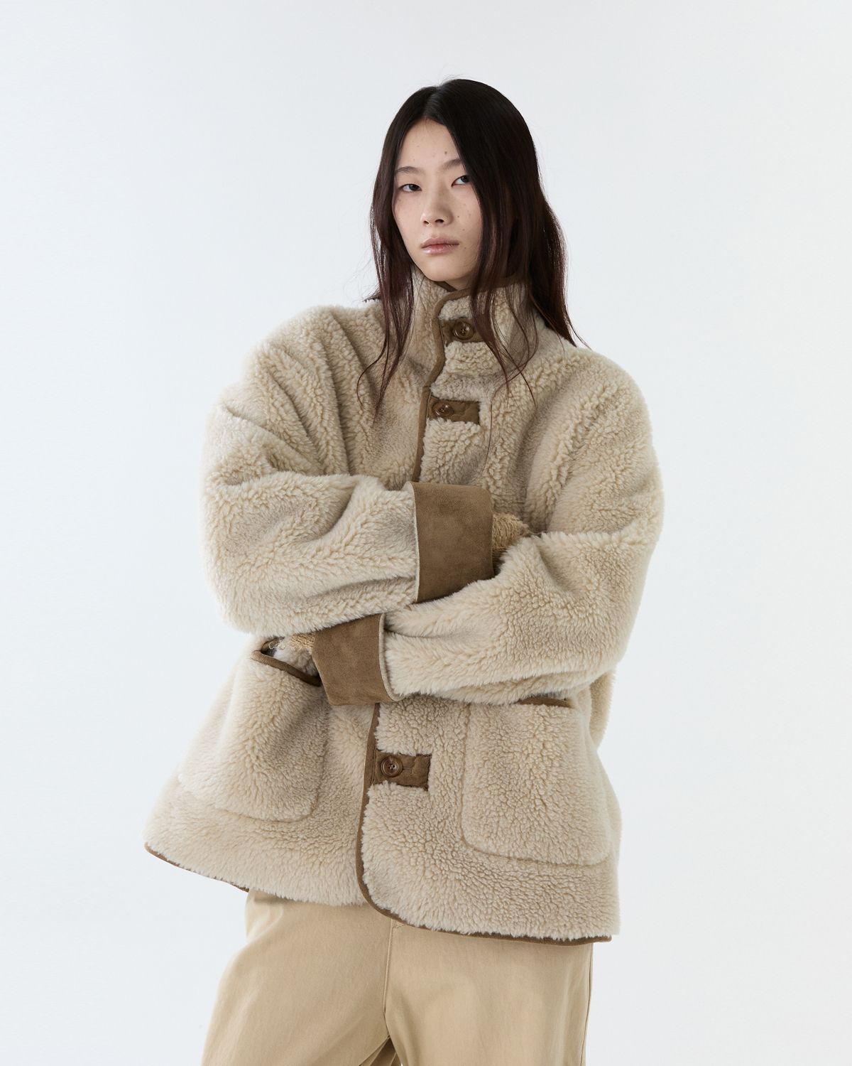 디앤드퀘스천(THEENDQUESTION) Reversible shearling jumper / BEIGE