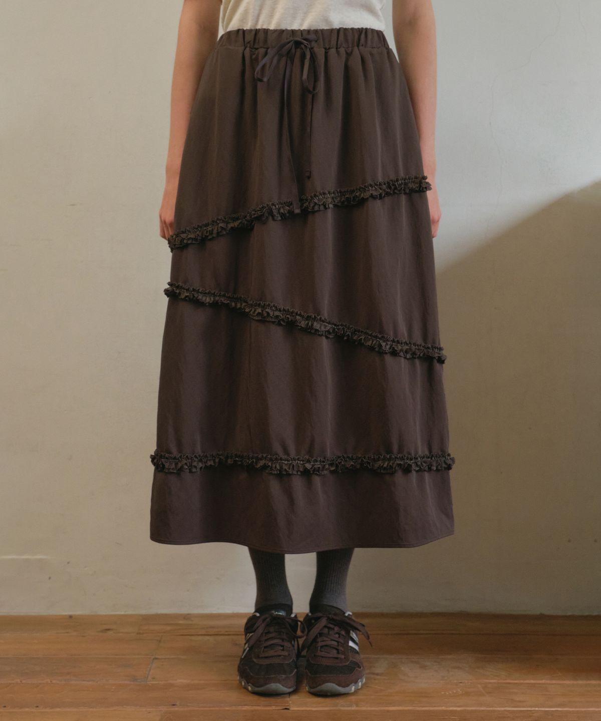 아우어노스텔지아(OURNOSTALGIA) Whipcream ruffle skirt_Brown(O25-SK13)