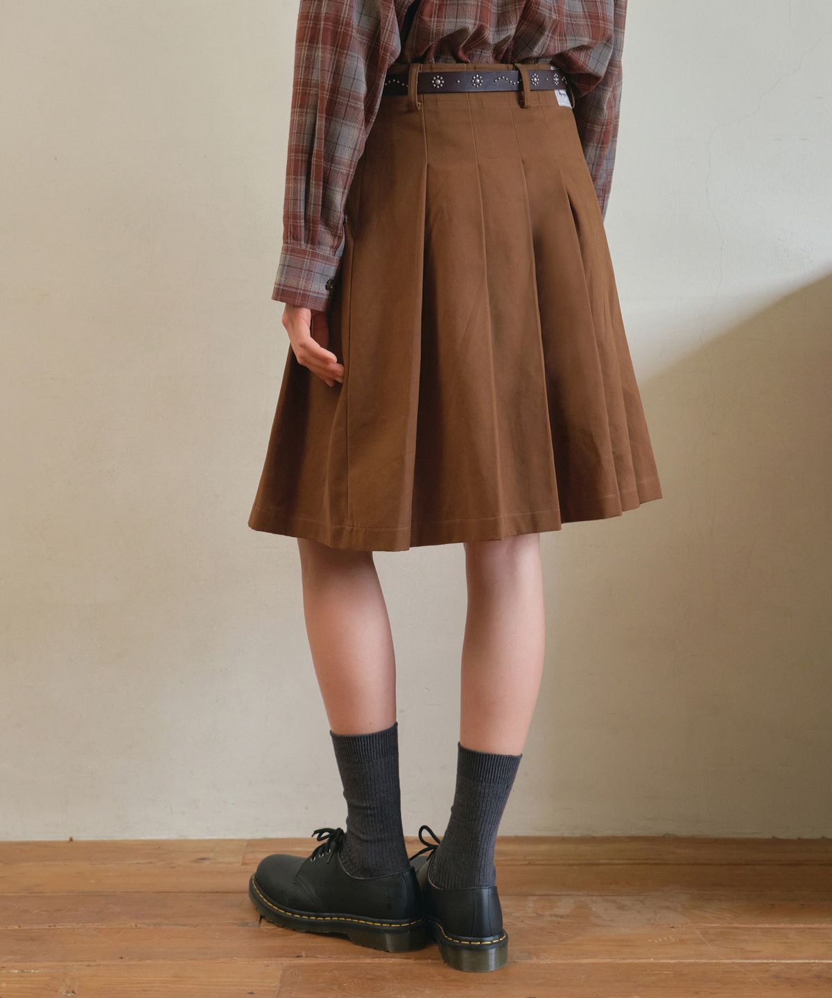 아우어노스텔지아(OURNOSTALGIA) Mila cotton pleats midi skirt_Camel(O25-SK14)