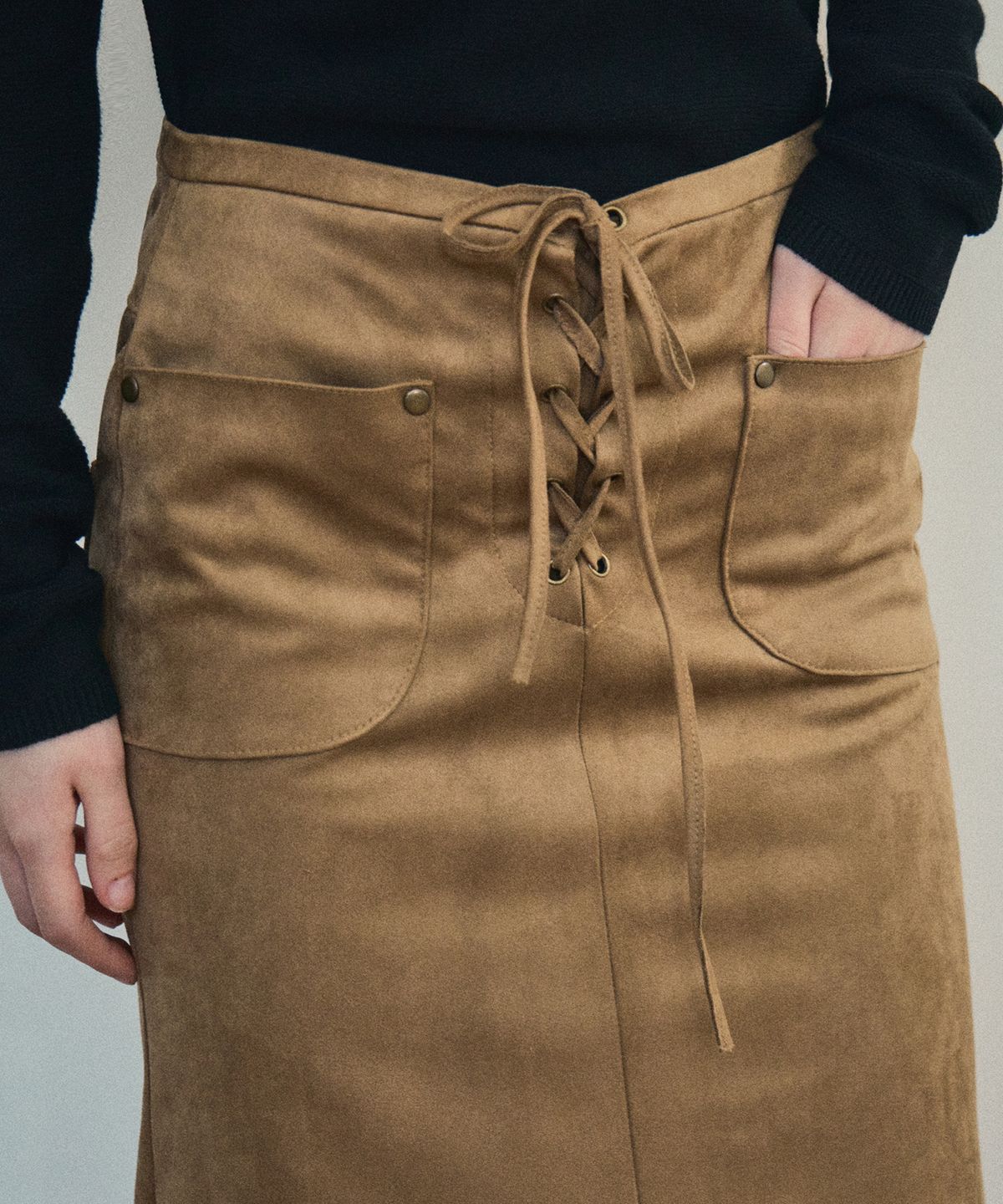 아우어노스텔지아(OURNOSTALGIA) Eyelet suede mermaid long skirt_Taupe beige(OC25-SK02)