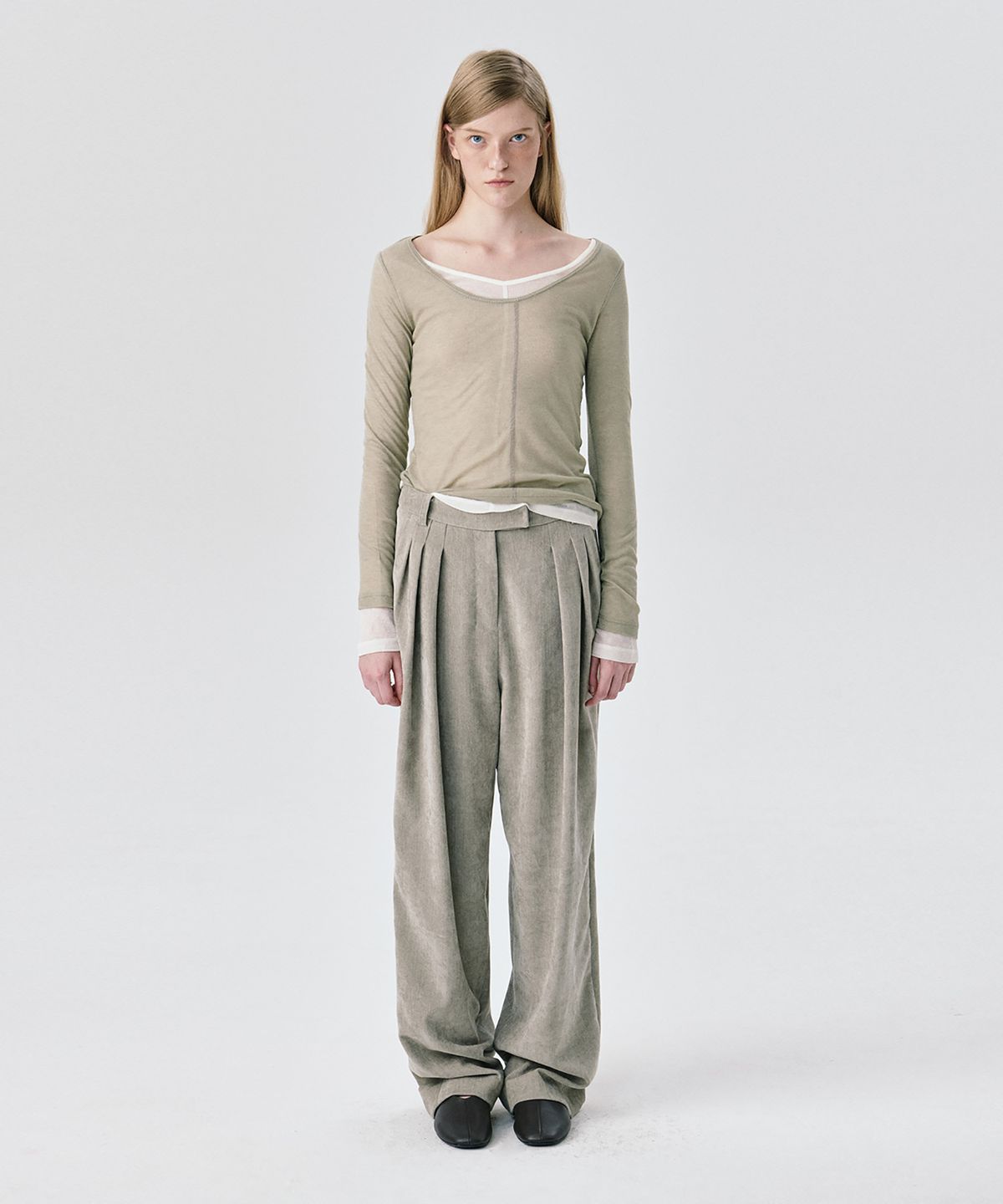분더캄머(WNDERKAMMER) U neck Sheer T_Khaki(U넥 쉬어 티_카키)