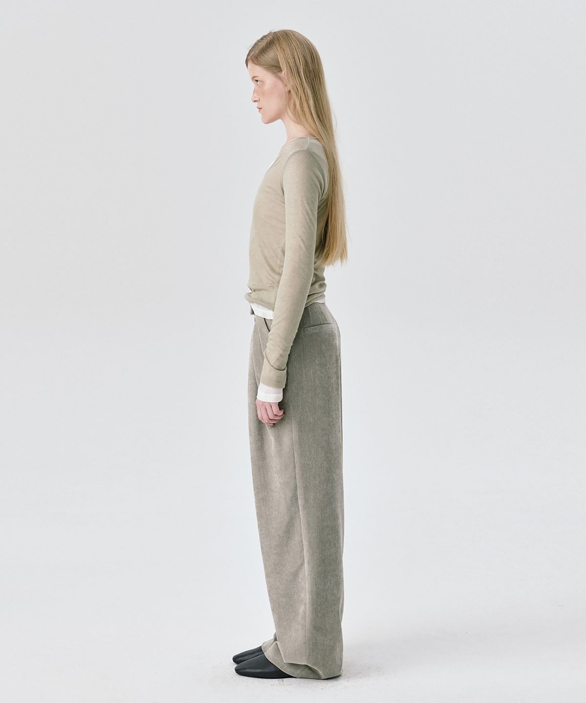 분더캄머(WNDERKAMMER) U neck Sheer T_Khaki(U넥 쉬어 티_카키)