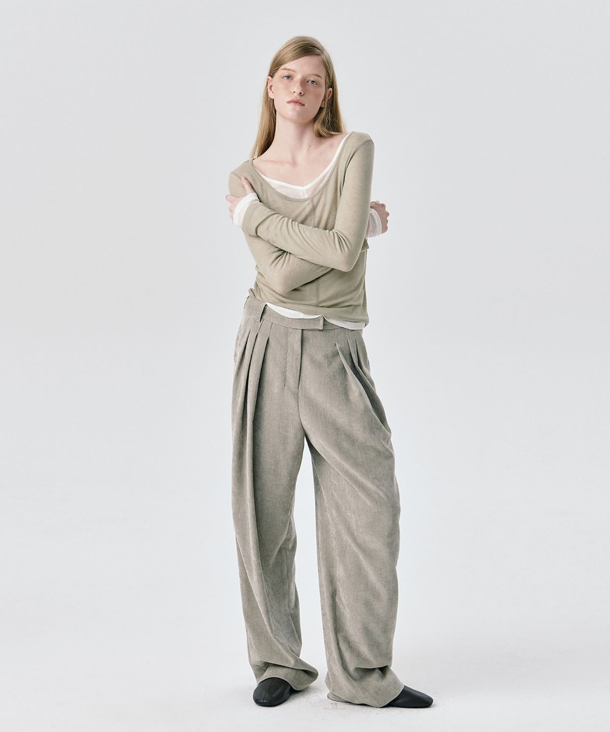분더캄머(WNDERKAMMER) U neck Sheer T_Khaki(U넥 쉬어 티_카키)