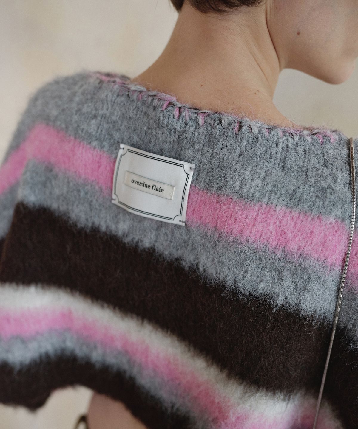 오버듀플레어(OVERDUEFLAIR) HAIRY WOOL CROP KNIT_STRIPE