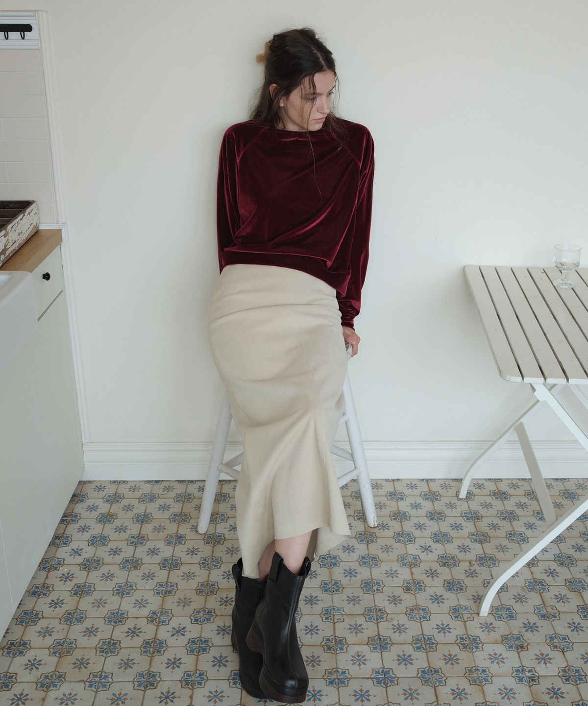 오버듀플레어(OVERDUEFLAIR) VELVET RAGLAN T-SHIRT_RUBY RED