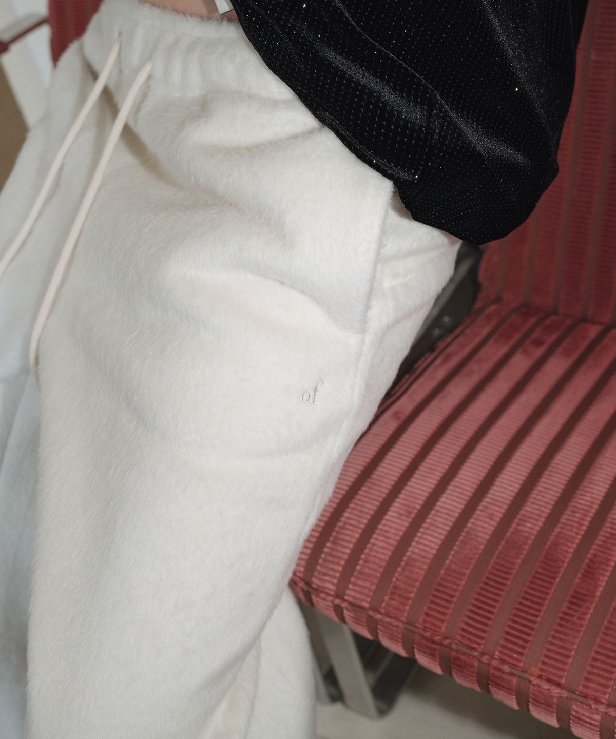 오버듀플레어(OVERDUEFLAIR) WOOL OVER JOGGER PANTS_IVORY
