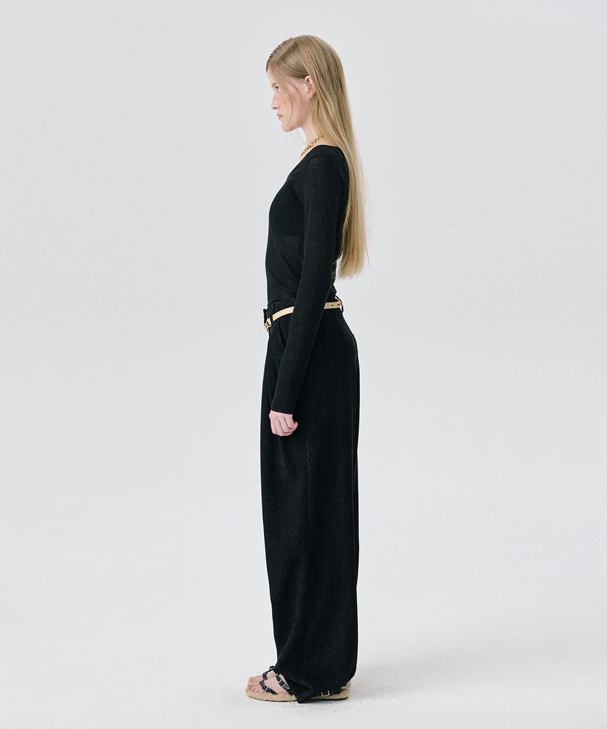 분더캄머(WNDERKAMMER) U neck Sheer T_Black1(U넥 쉬어 티_블랙)