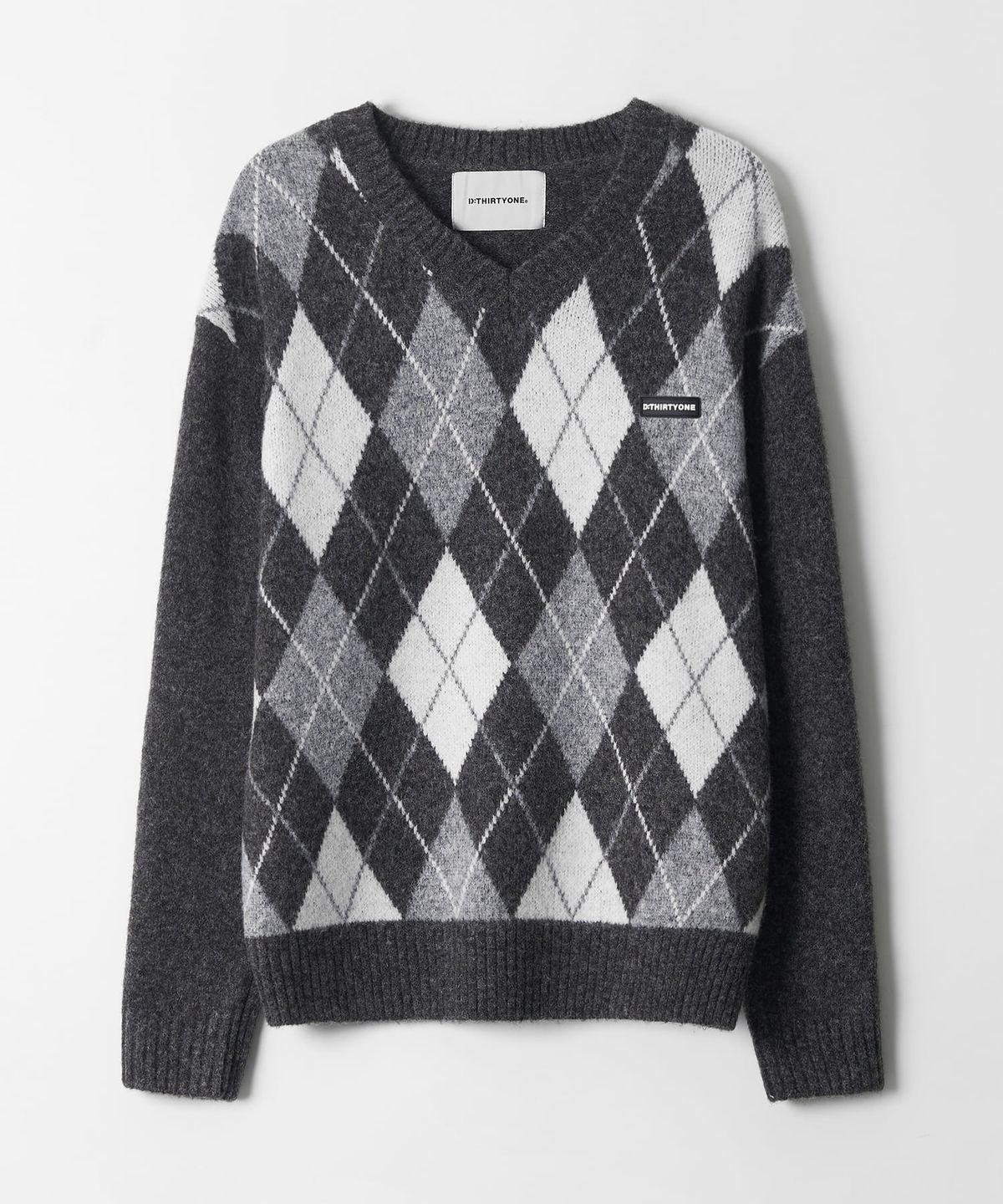 디써티원(DTHIRTYONE) V-Neck Argyle Sweater (GREY)