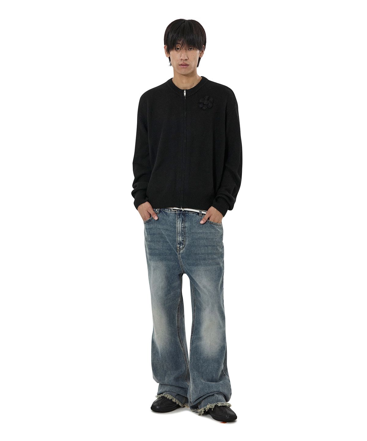 오픈야드(오와이)(OPENYARD(OY)) FLOWER CORSAGE ZIP UP KNIT CARDIGAN - BLACK