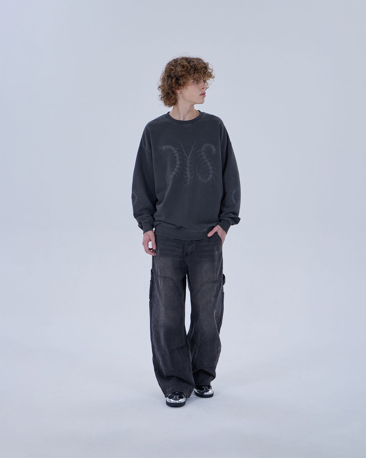 디스펑트(DYSFUNCT) DYS CENTIPEDE PIGMENT SWEATSHIRT (CHARCOAL)