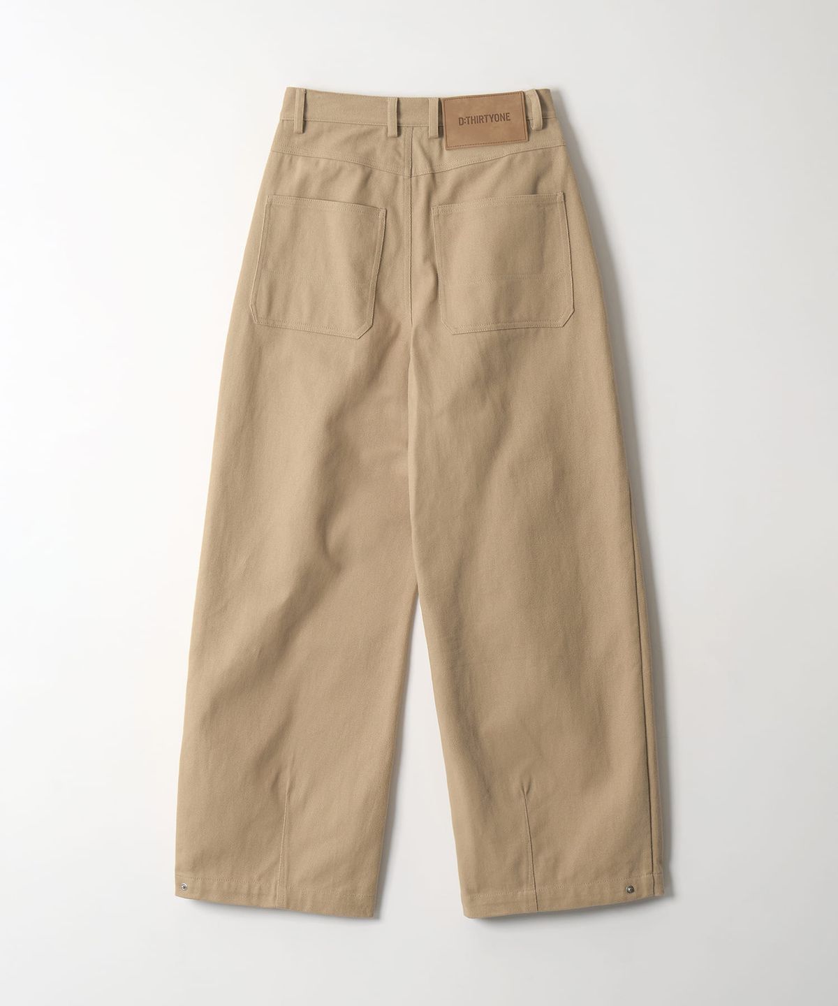 디써티원(DTHIRTYONE) Side-Snap Balloon Curved Pants (BEIGE)