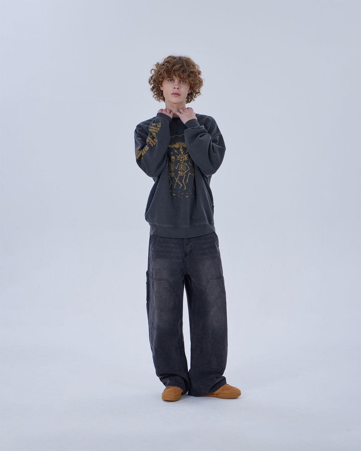 디스펑트(DYSFUNCT) SHOCK THERAPY PIGMENT SWEATSHIRT (CHARCOAL)