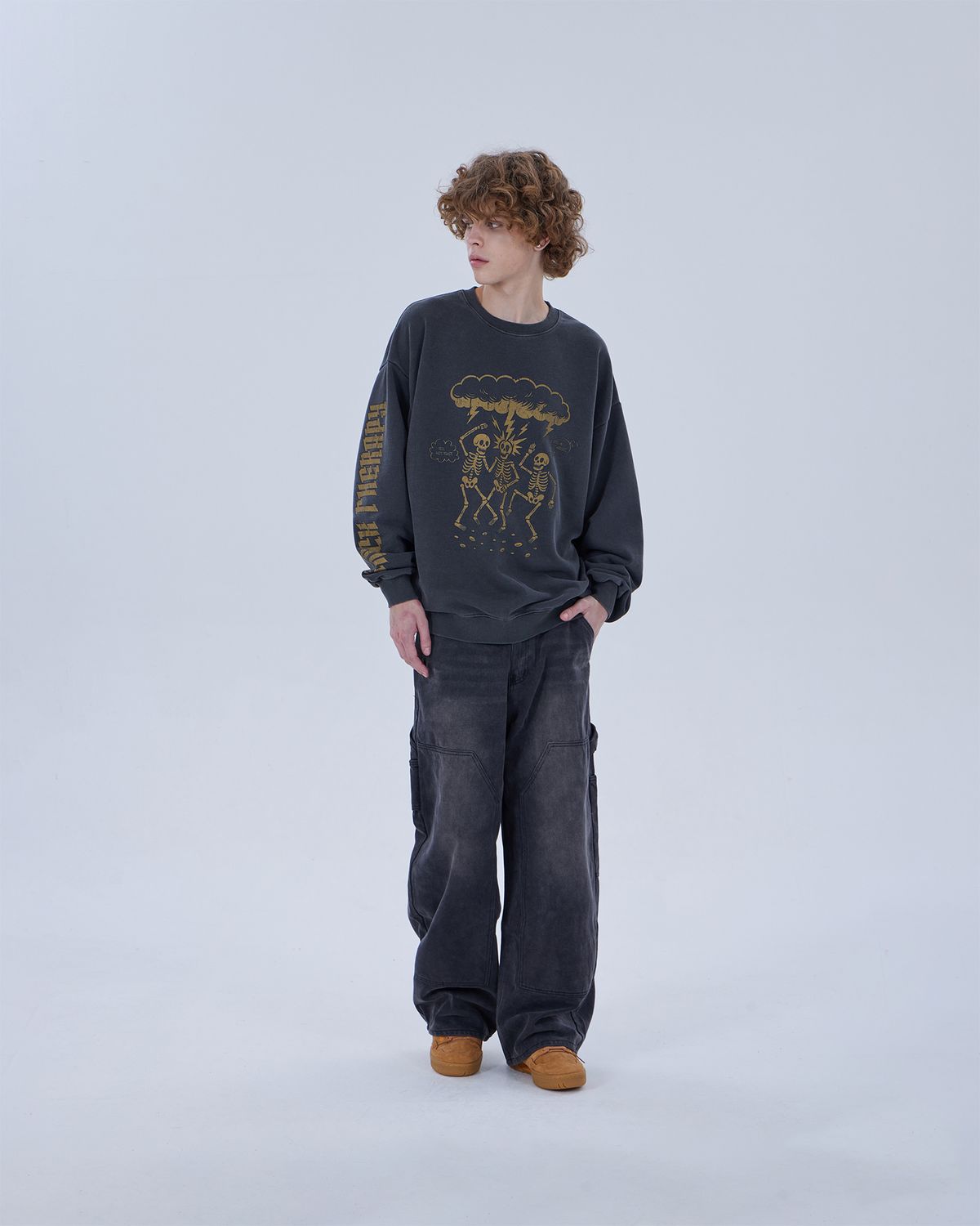 디스펑트(DYSFUNCT) SHOCK THERAPY PIGMENT SWEATSHIRT (CHARCOAL)