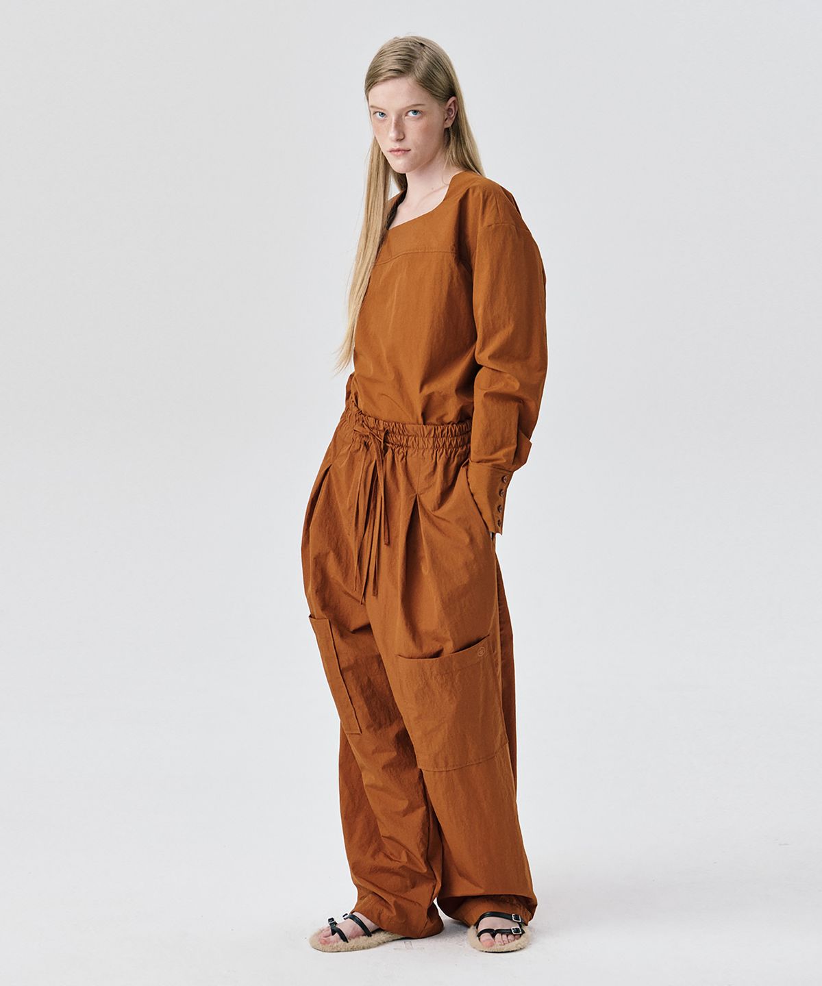 분더캄머(WNDERKAMMER) String Tunnel Pants_Brick(스트링 터널 팬츠_브릭)