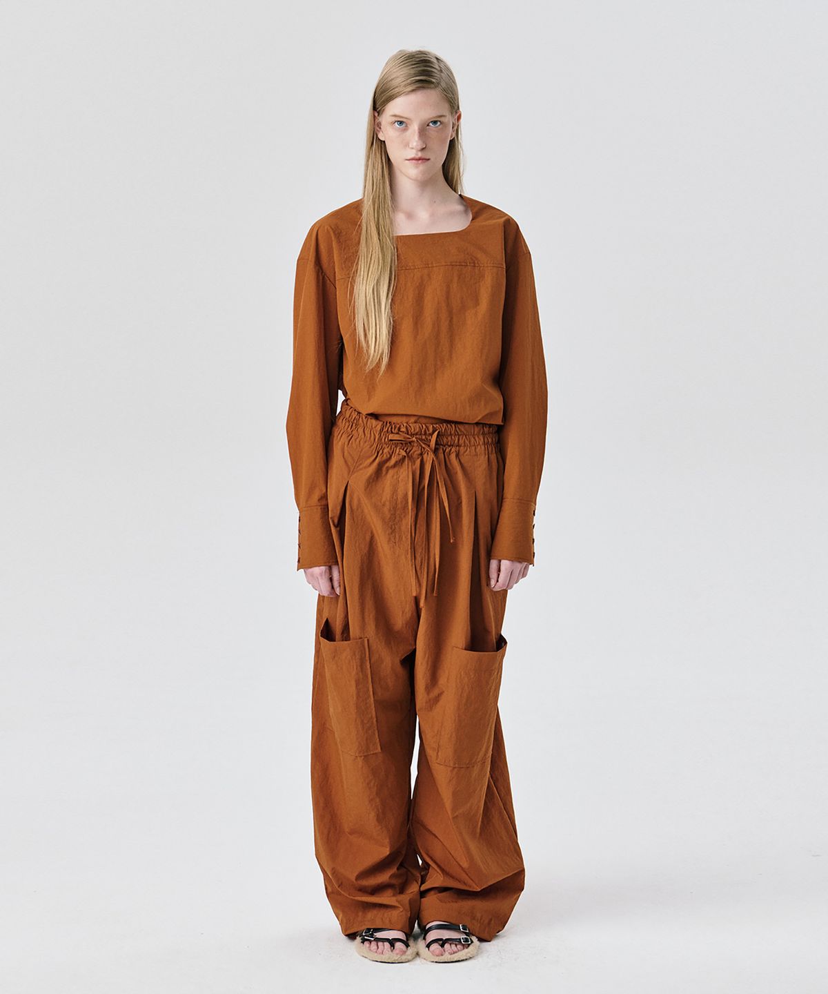 분더캄머(WNDERKAMMER) String Tunnel Pants_Brick(스트링 터널 팬츠_브릭)