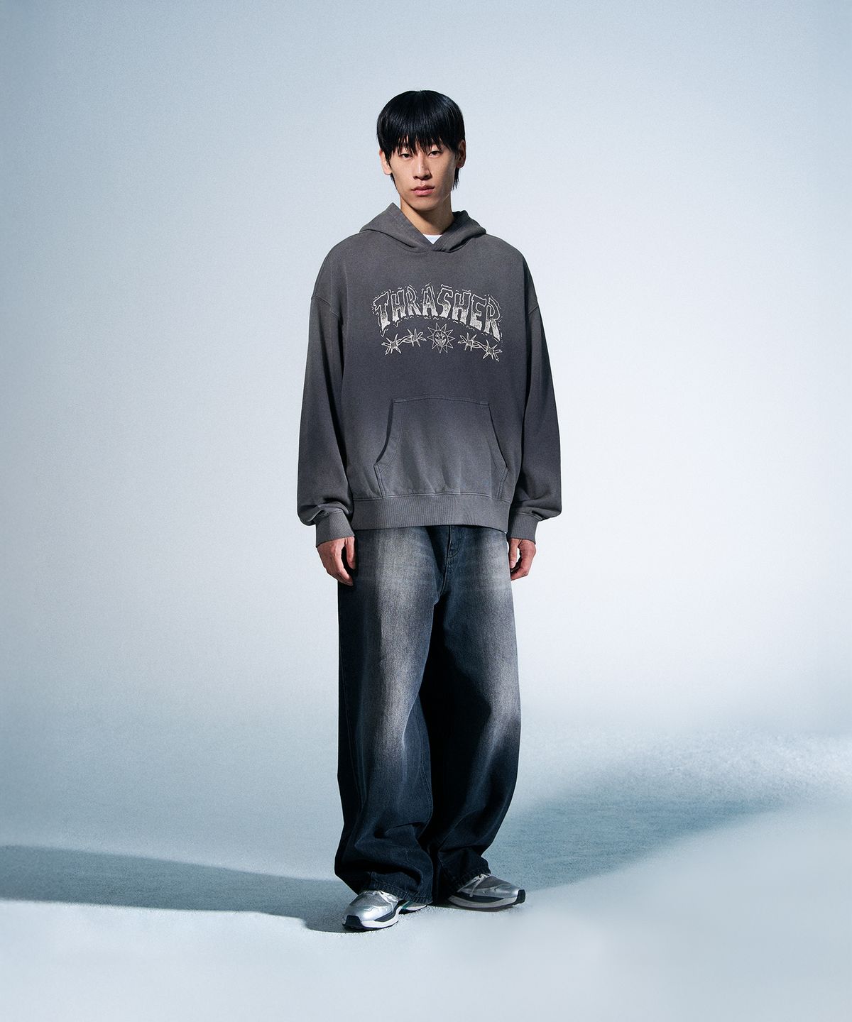 트레셔(THRASHER) 와이어 오버다잉 후디 차콜
